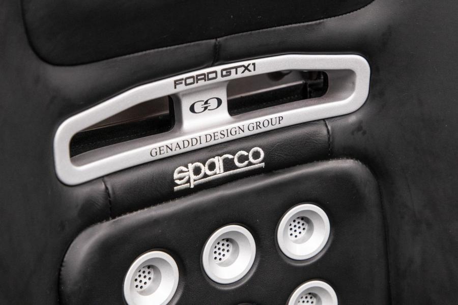 Детали интерьера Ford GTX1 (033) 2006 года  (фото 46 из 63)